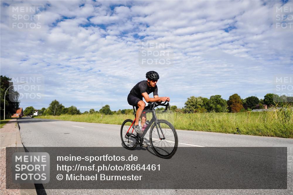 31.08.2025 - Elbe Triathlon Hamburg Michael Burmester http://msf.ph/oto/8664461 31.08.2025 09:52:24 Radfahren 386, 517, 789 meine-sportfotos.de