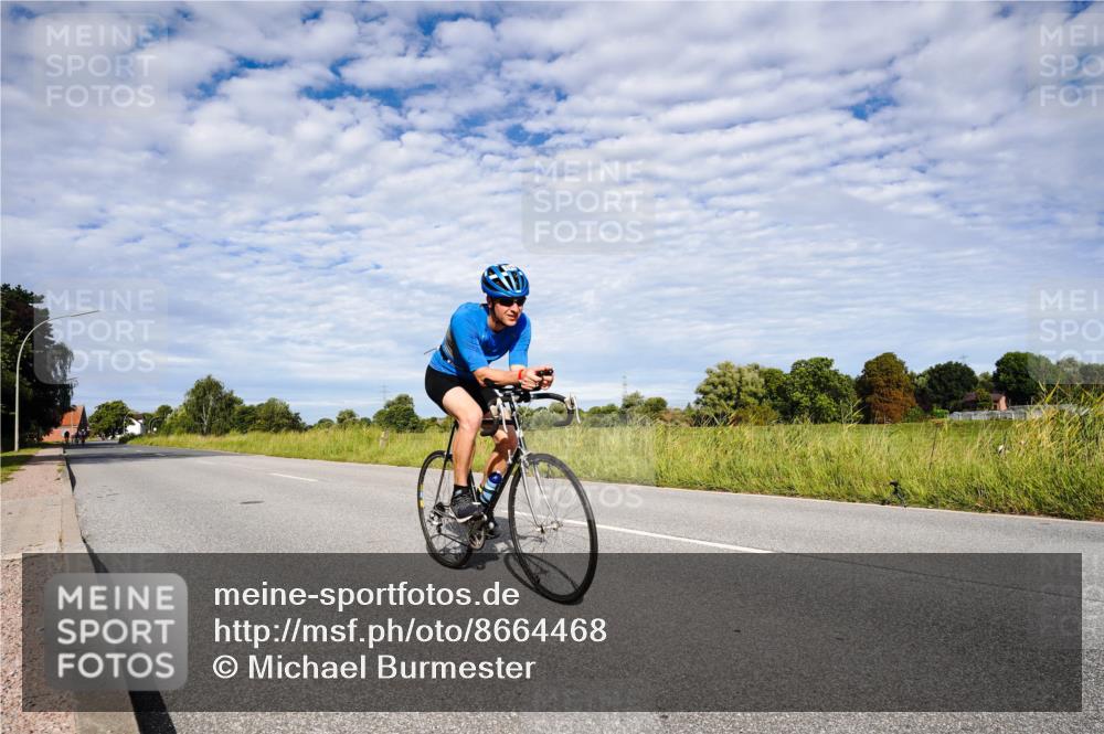 31.08.2025 - Elbe Triathlon Hamburg Michael Burmester http://msf.ph/oto/8664468 31.08.2025 09:52:34 Radfahren 327, 424, 575, 789 meine-sportfotos.de