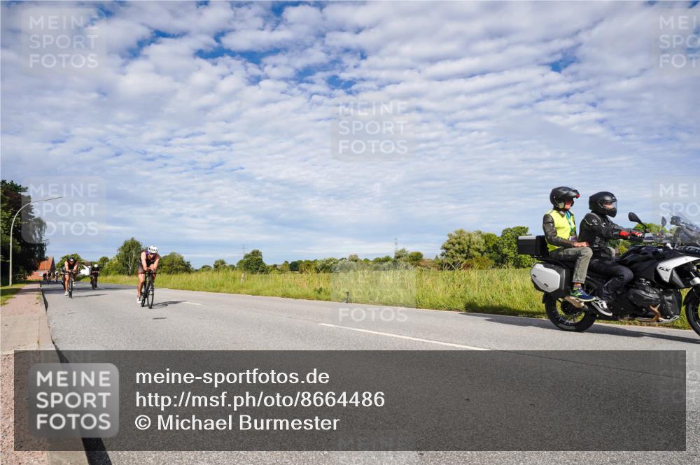 31.08.2025 - Elbe Triathlon Hamburg Michael Burmester http://msf.ph/oto/8664486 31.08.2025 09:53:00 Radfahren 454, 514, 677, 687, 736, 753, 870, 894 meine-sportfotos.de