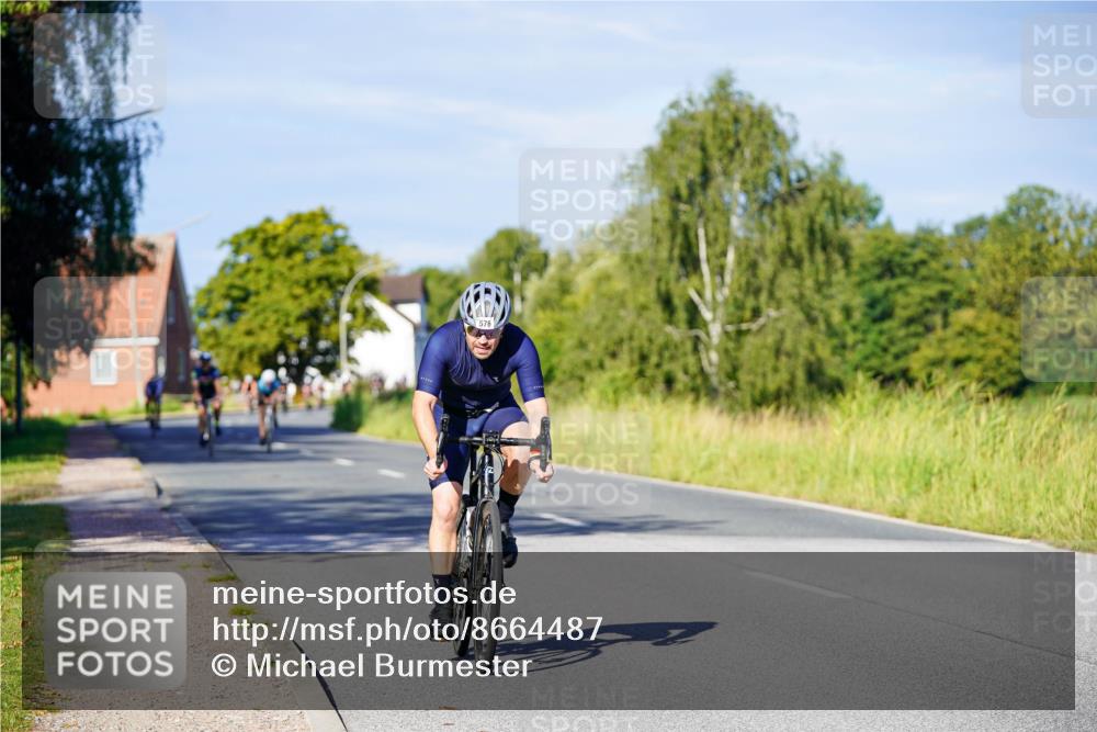 31.08.2025 - Elbe Triathlon Hamburg Michael Burmester http://msf.ph/oto/8664487 31.08.2025 09:24:33 Radfahren 180, 417, 576 meine-sportfotos.de