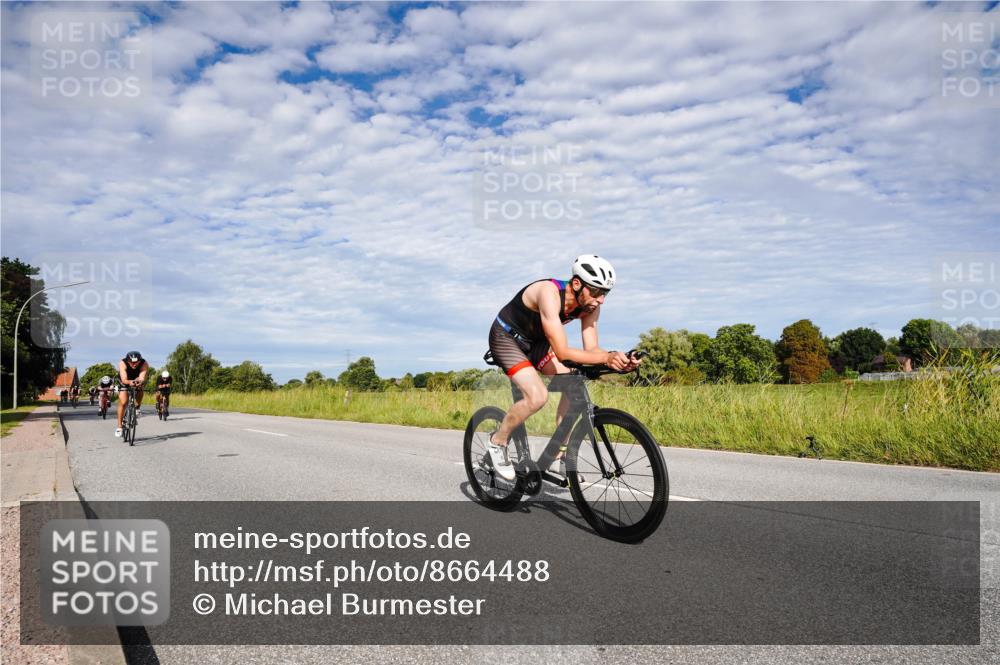 31.08.2025 - Elbe Triathlon Hamburg Michael Burmester http://msf.ph/oto/8664488 31.08.2025 09:53:01 Radfahren 454, 514, 677, 687, 736, 753, 870, 894 meine-sportfotos.de