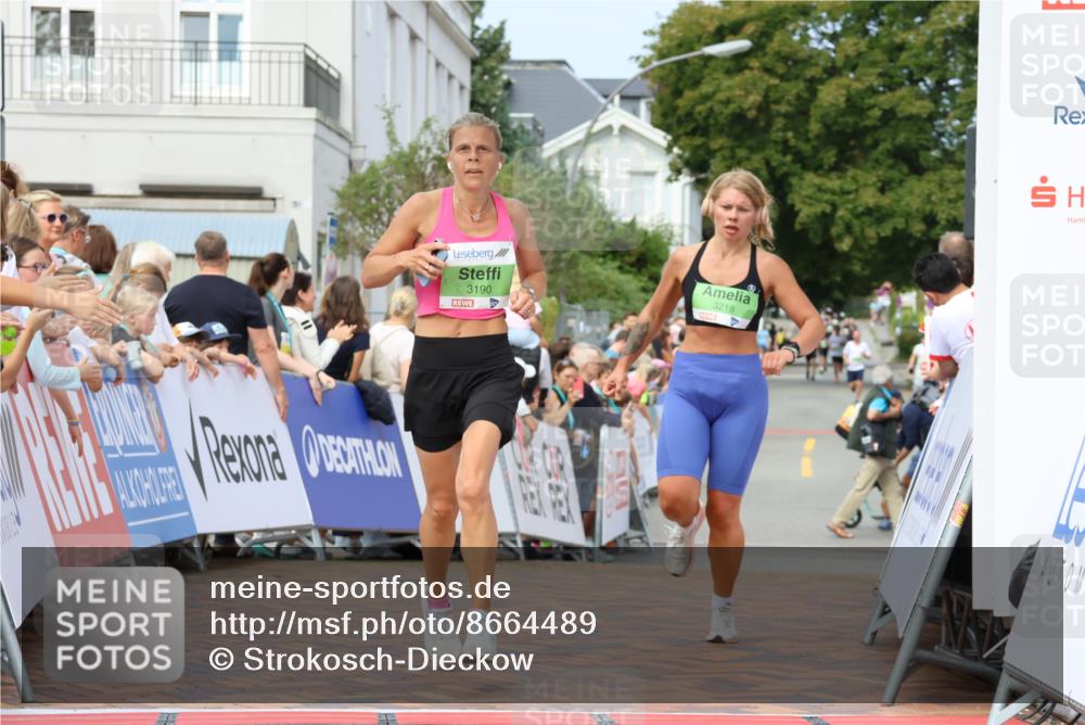 31.08.2025 - 21. Blankeneser Heldenlauf Strokosch-Dieckow http://msf.ph/oto/8664489 31.08.2025 11:00:51 Ziel 3436, 3218, 3190 meine-sportfotos.de