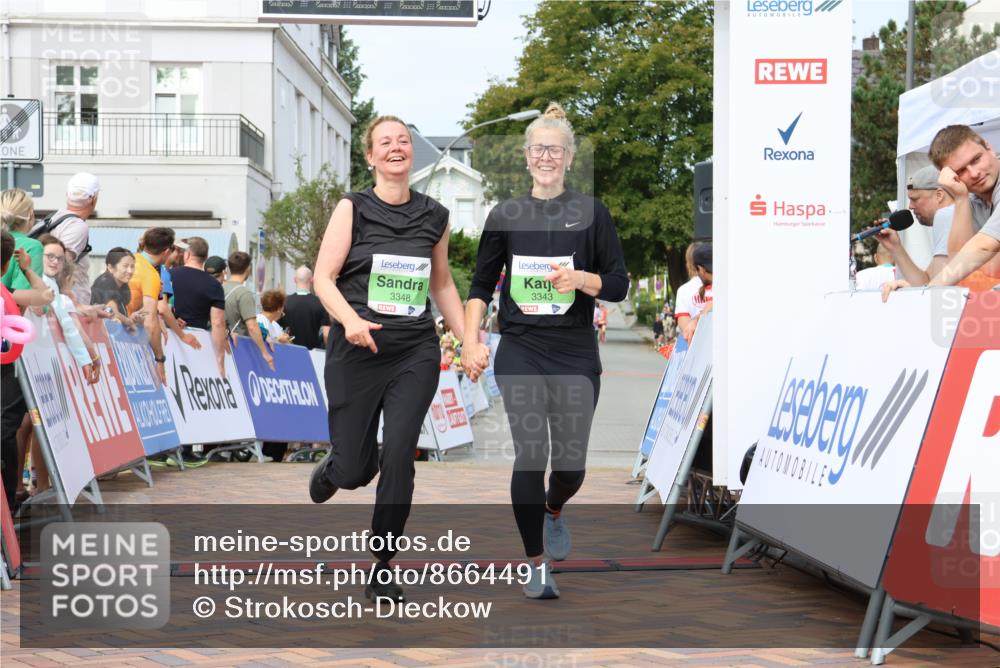 31.08.2025 - 21. Blankeneser Heldenlauf Strokosch-Dieckow http://msf.ph/oto/8664491 31.08.2025 11:19:31 Ziel 3348, 3343 meine-sportfotos.de