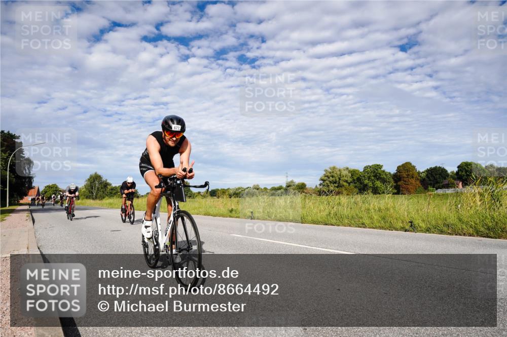 31.08.2025 - Elbe Triathlon Hamburg Michael Burmester http://msf.ph/oto/8664492 31.08.2025 09:53:02 Radfahren 454, 514, 677, 687, 704, 736, 753, 870, 894 meine-sportfotos.de