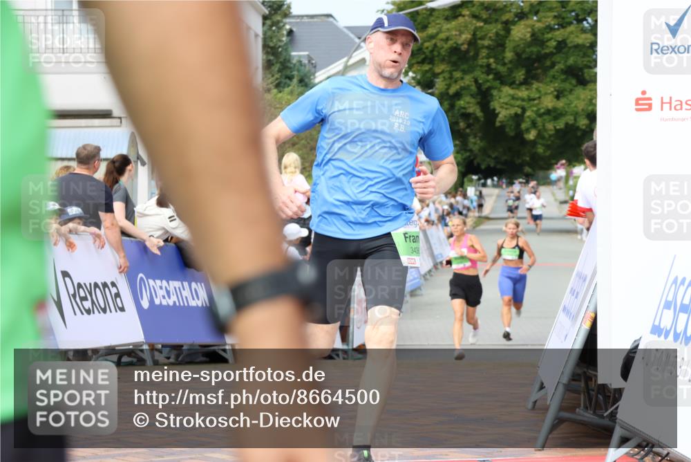 31.08.2025 - 21. Blankeneser Heldenlauf Strokosch-Dieckow http://msf.ph/oto/8664500 31.08.2025 11:00:47 Ziel 3480, 3436, 3218, 3468, 3469, 3190 meine-sportfotos.de