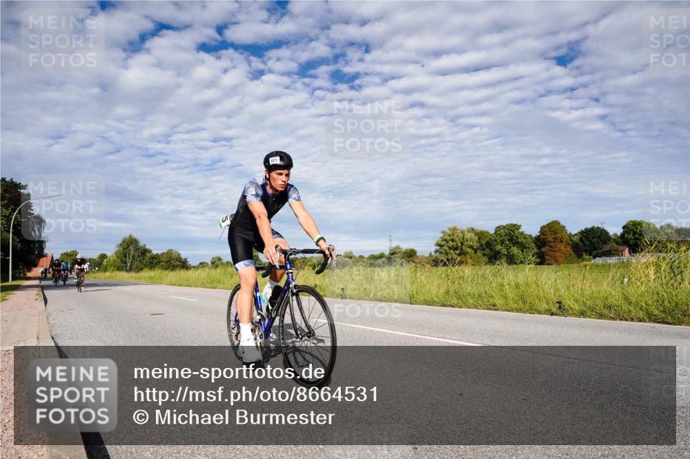 31.08.2025 - Elbe Triathlon Hamburg Michael Burmester http://msf.ph/oto/8664531 31.08.2025 09:53:32 Radfahren 481, 524, 549, 574, 639, 768, 925 meine-sportfotos.de