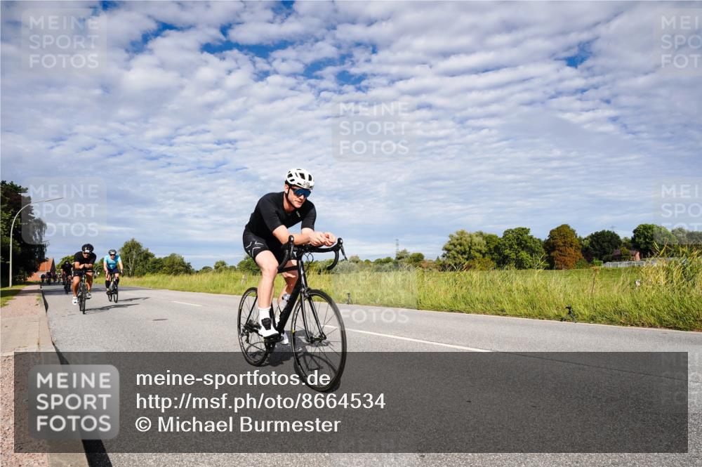 31.08.2025 - Elbe Triathlon Hamburg Michael Burmester http://msf.ph/oto/8664534 31.08.2025 09:53:33 Radfahren 391, 481, 524, 549, 574, 639, 724, 768, 925 meine-sportfotos.de