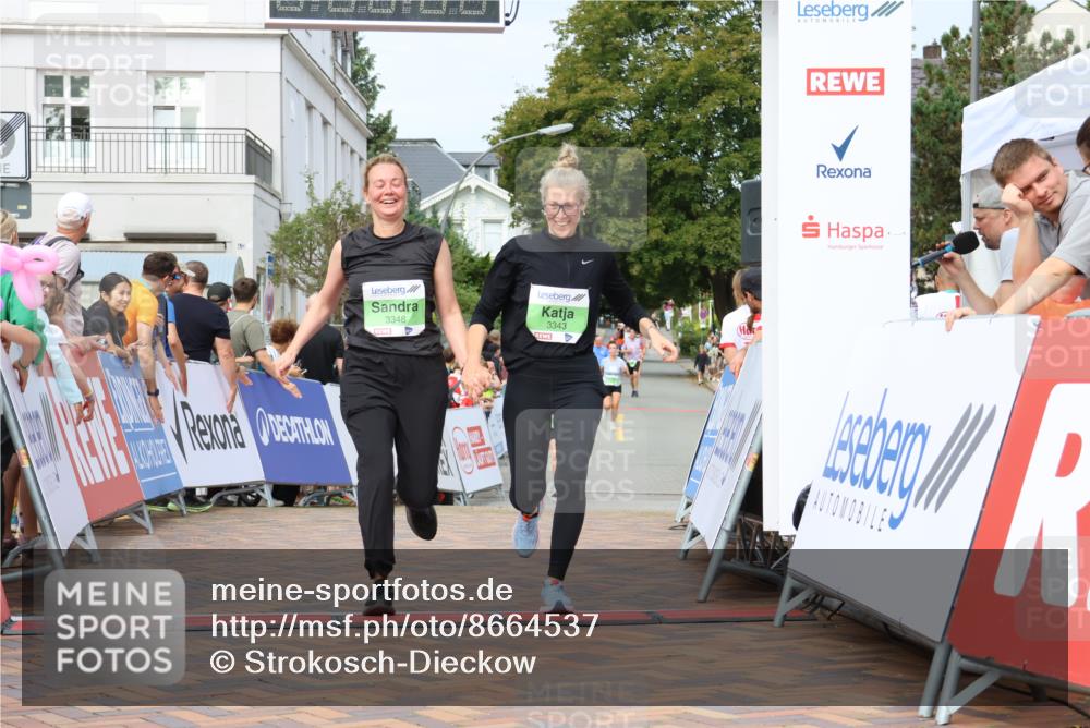 31.08.2025 - 21. Blankeneser Heldenlauf Strokosch-Dieckow http://msf.ph/oto/8664537 31.08.2025 11:19:30 Ziel 3348, 3343 meine-sportfotos.de
