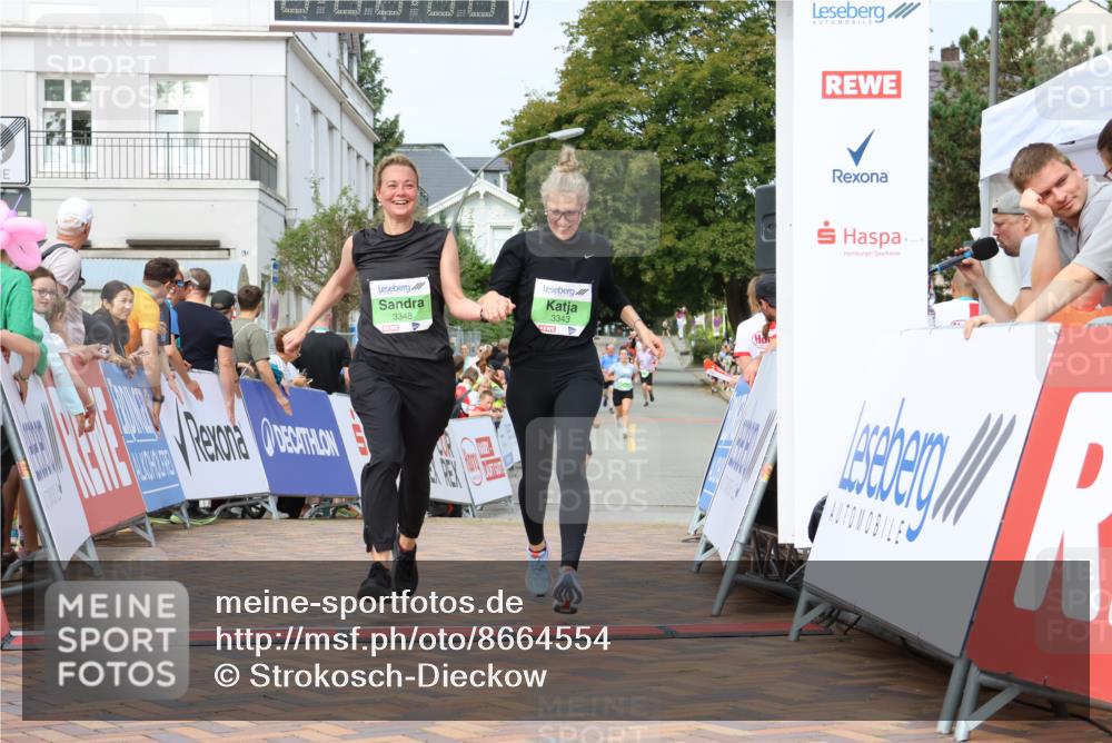 31.08.2025 - 21. Blankeneser Heldenlauf Strokosch-Dieckow http://msf.ph/oto/8664554 31.08.2025 11:19:30 Ziel 3348, 3343 meine-sportfotos.de