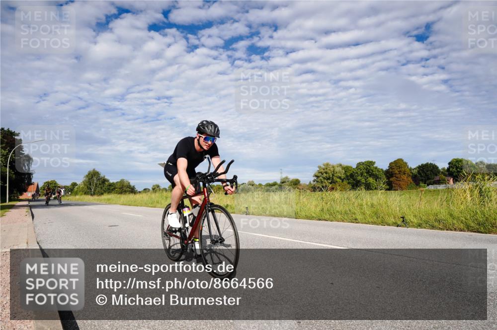 31.08.2025 - Elbe Triathlon Hamburg Michael Burmester http://msf.ph/oto/8664566 31.08.2025 09:54:20 Radfahren 415, 434, 471, 525, 698, 725 meine-sportfotos.de