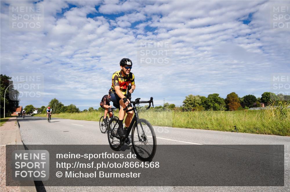 31.08.2025 - Elbe Triathlon Hamburg Michael Burmester http://msf.ph/oto/8664568 31.08.2025 09:54:22 Radfahren 415, 434, 471, 525, 698, 725 meine-sportfotos.de