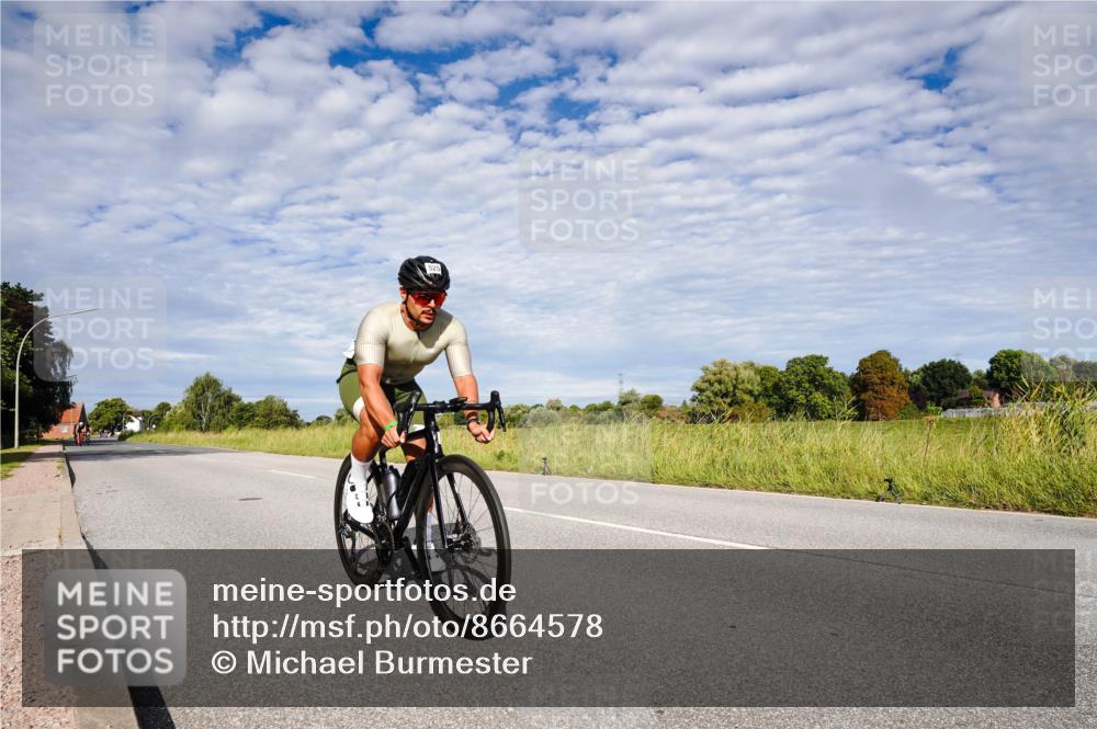 31.08.2025 - Elbe Triathlon Hamburg Michael Burmester http://msf.ph/oto/8664578 31.08.2025 09:54:28 Radfahren 525, 548, 653, 662, 725 meine-sportfotos.de