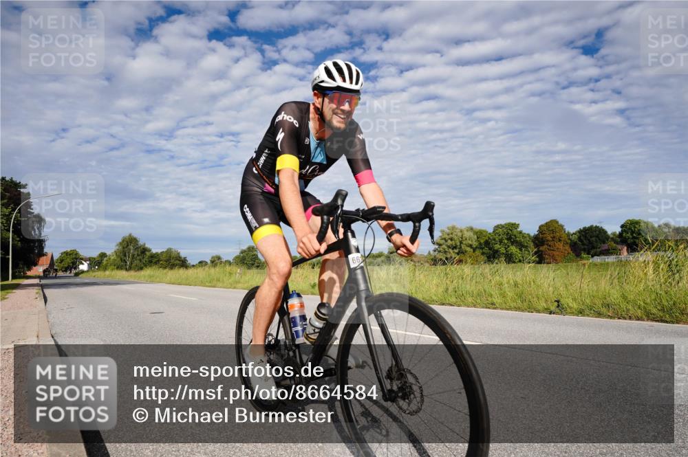 31.08.2025 - Elbe Triathlon Hamburg Michael Burmester http://msf.ph/oto/8664584 31.08.2025 09:54:34 Radfahren 496, 548, 619, 653, 662 meine-sportfotos.de