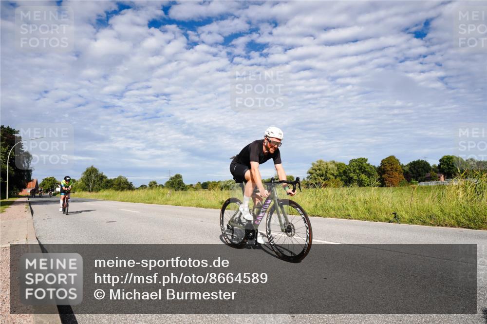 31.08.2025 - Elbe Triathlon Hamburg Michael Burmester http://msf.ph/oto/8664589 31.08.2025 09:54:41 Radfahren 496, 530, 587, 619, 630, 805 meine-sportfotos.de