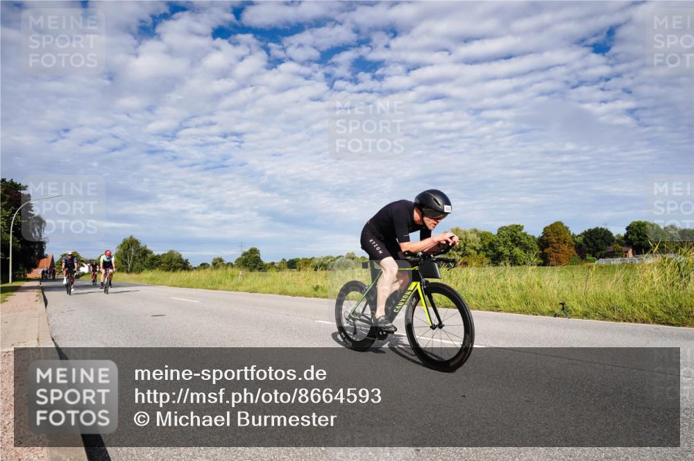 31.08.2025 - Elbe Triathlon Hamburg Michael Burmester http://msf.ph/oto/8664593 31.08.2025 09:54:46 Radfahren 521, 530, 587, 630, 874 meine-sportfotos.de