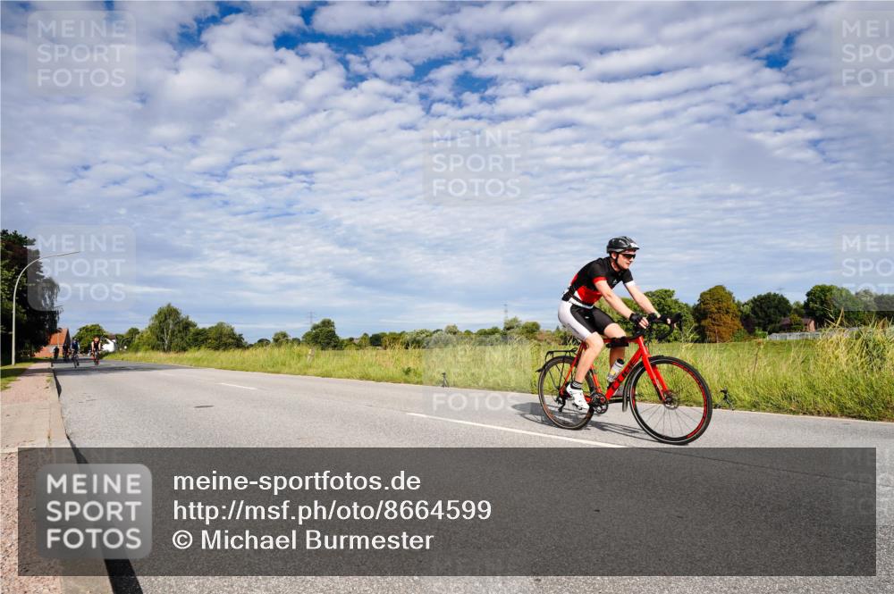 31.08.2025 - Elbe Triathlon Hamburg Michael Burmester http://msf.ph/oto/8664599 31.08.2025 09:54:50 Radfahren 449, 497, 521, 530, 587, 616, 874 meine-sportfotos.de