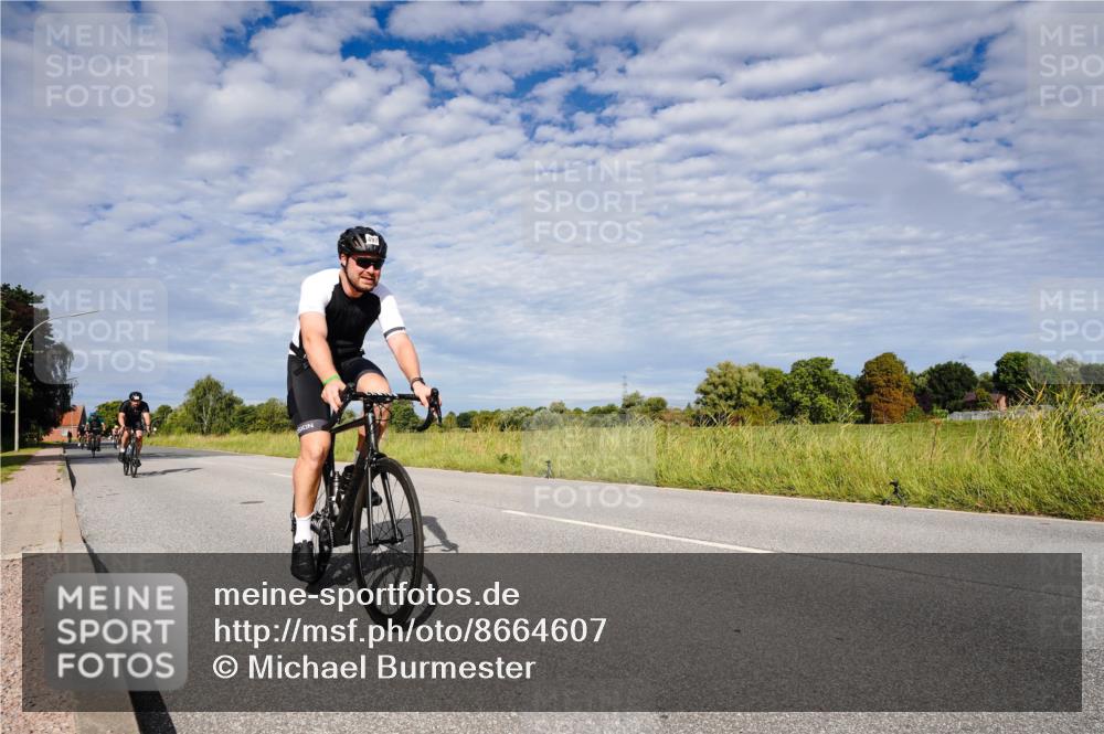 31.08.2025 - Elbe Triathlon Hamburg Michael Burmester http://msf.ph/oto/8664607 31.08.2025 09:54:57 Radfahren 402, 404, 449, 497, 616, 625, 652 meine-sportfotos.de