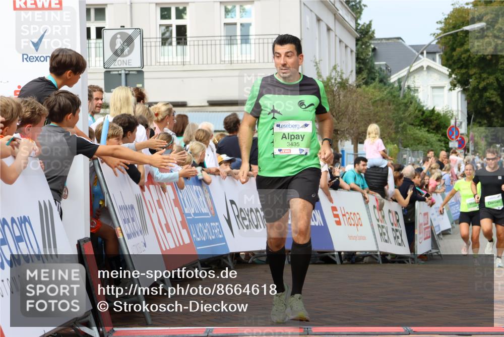 31.08.2025 - 21. Blankeneser Heldenlauf Strokosch-Dieckow http://msf.ph/oto/8664618 31.08.2025 11:00:35 Ziel 3480, 3435, 3235, 3468, 3469 meine-sportfotos.de