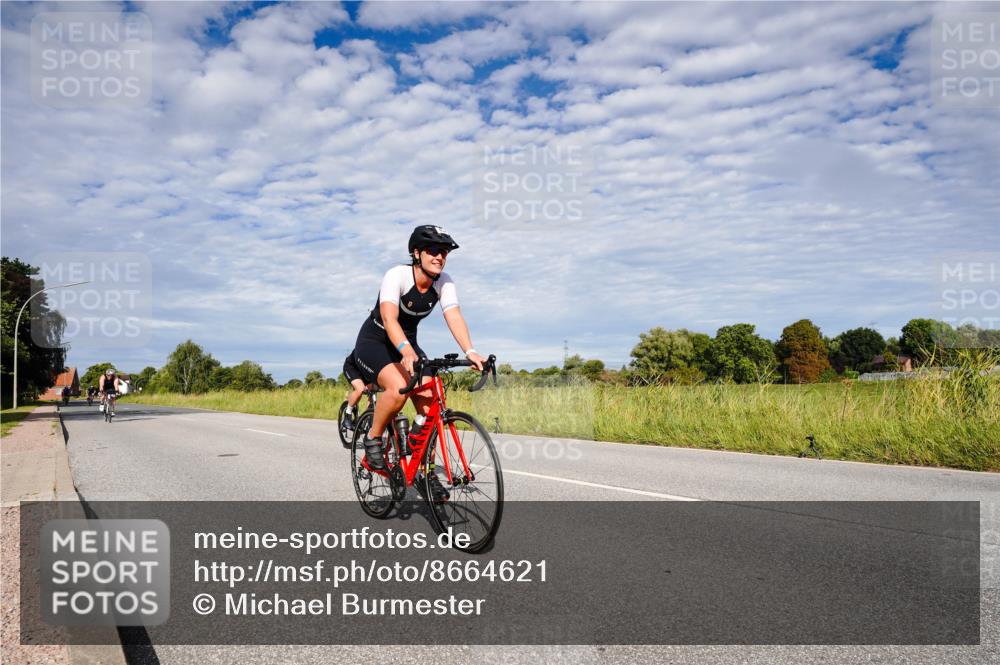 31.08.2025 - Elbe Triathlon Hamburg Michael Burmester http://msf.ph/oto/8664621 31.08.2025 09:55:15 Radfahren 444, 598, 701, 716, 785, 852 meine-sportfotos.de