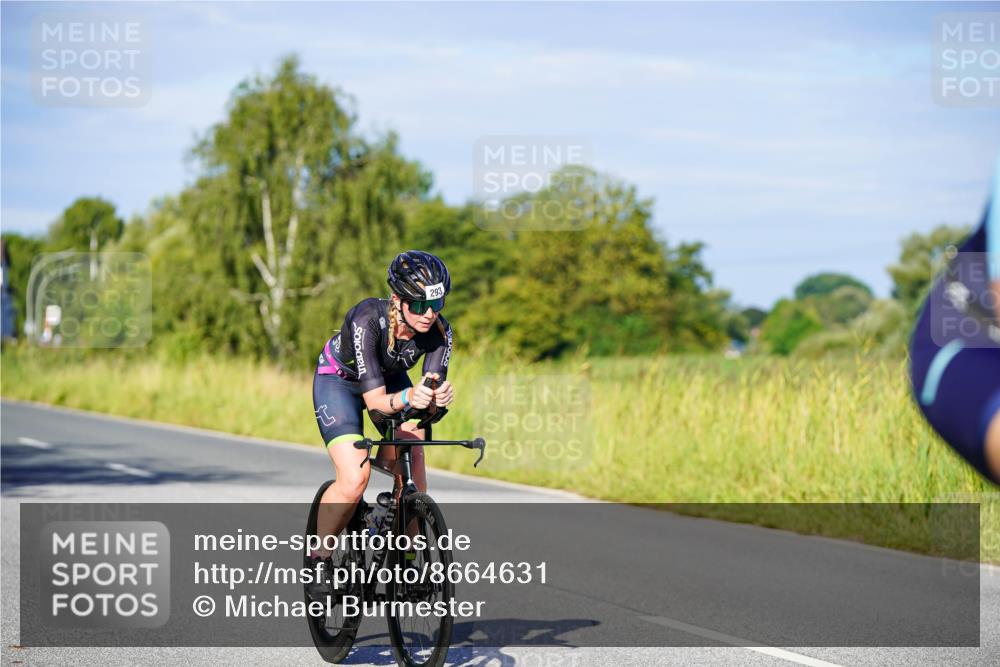 31.08.2025 - Elbe Triathlon Hamburg Michael Burmester http://msf.ph/oto/8664631 31.08.2025 09:25:20 Radfahren 293, 462, 546, 753 meine-sportfotos.de