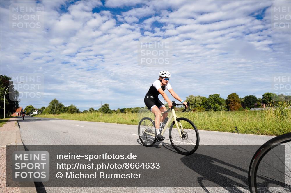 31.08.2025 - Elbe Triathlon Hamburg Michael Burmester http://msf.ph/oto/8664633 31.08.2025 09:55:23 Radfahren 418, 701, 785 meine-sportfotos.de