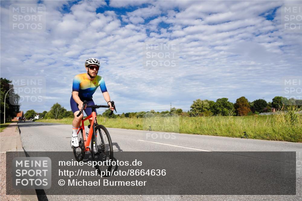 31.08.2025 - Elbe Triathlon Hamburg Michael Burmester http://msf.ph/oto/8664636 31.08.2025 09:55:26 Radfahren 418, 451, 511 meine-sportfotos.de