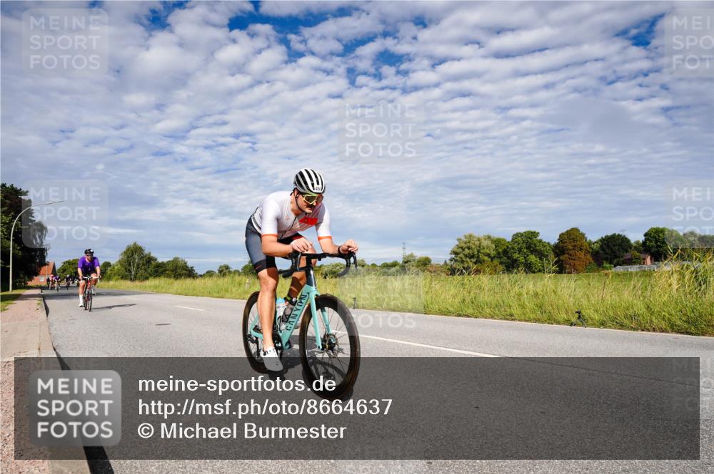31.08.2025 - Elbe Triathlon Hamburg Michael Burmester http://msf.ph/oto/8664637 31.08.2025 09:55:32 Radfahren 371, 451, 462, 511, 576, 627, 797 meine-sportfotos.de