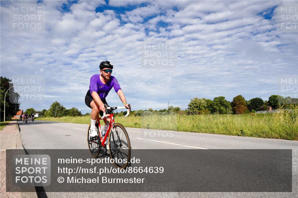 31.08.2025 - Elbe Triathlon Hamburg Michael Burmester http://msf.ph/oto/8664639 31.08.2025 09:55:33 Radfahren 371, 451, 462, 511, 576, 627, 797 meine-sportfotos.de