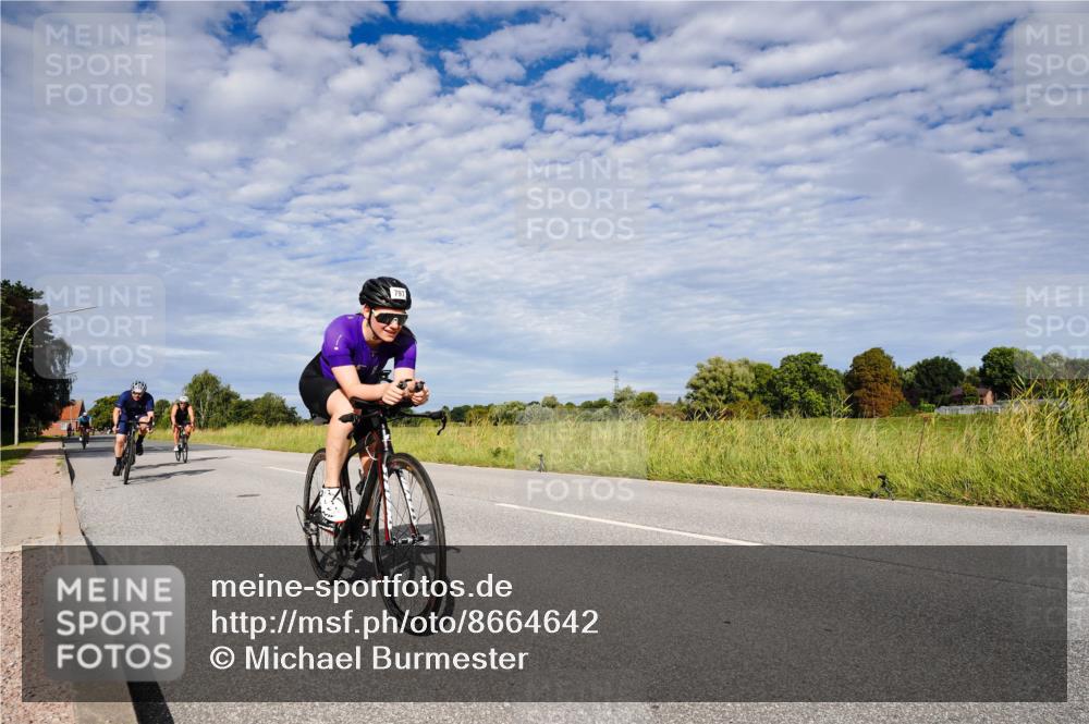31.08.2025 - Elbe Triathlon Hamburg Michael Burmester http://msf.ph/oto/8664642 31.08.2025 09:55:36 Radfahren 371, 462, 511, 576, 627, 797 meine-sportfotos.de
