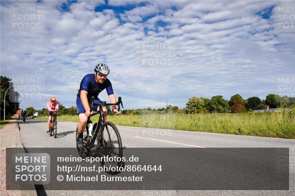 31.08.2025 - Elbe Triathlon Hamburg Michael Burmester http://msf.ph/oto/8664644 31.08.2025 09:55:37 Radfahren 371, 462, 576, 627, 797 meine-sportfotos.de