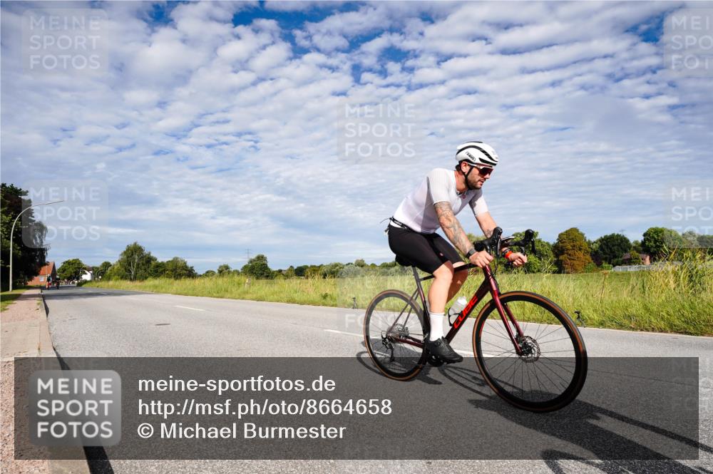 31.08.2025 - Elbe Triathlon Hamburg Michael Burmester http://msf.ph/oto/8664658 31.08.2025 09:55:51 Radfahren 289, 558, 631, 745, 910 meine-sportfotos.de