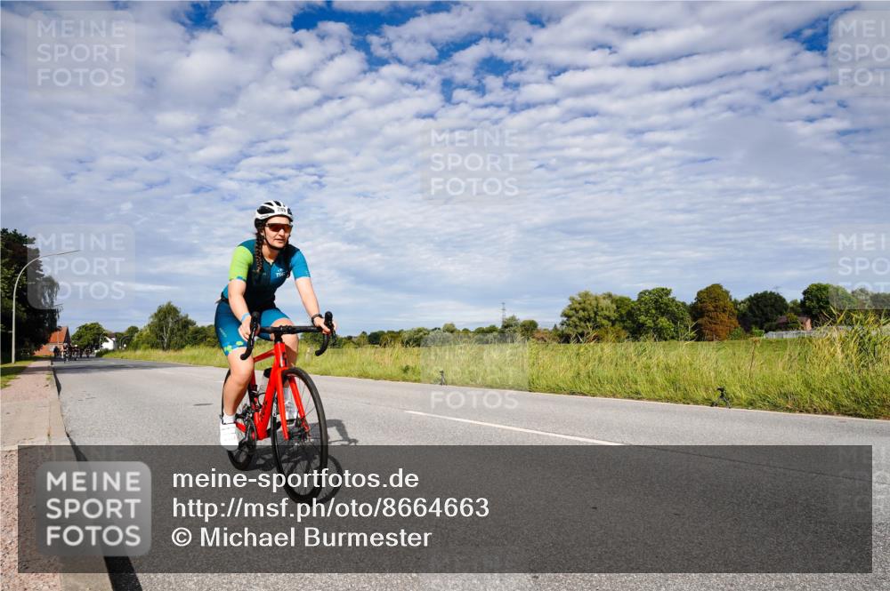 31.08.2025 - Elbe Triathlon Hamburg Michael Burmester http://msf.ph/oto/8664663 31.08.2025 09:55:57 Radfahren 289, 678, 692, 829, 910 meine-sportfotos.de