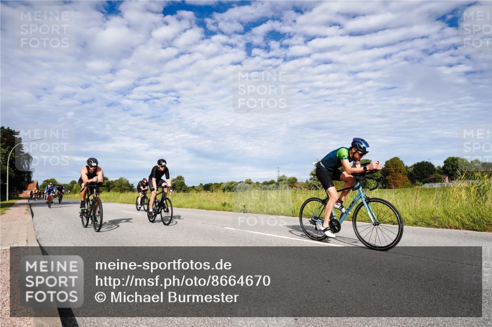 31.08.2025 - Elbe Triathlon Hamburg Michael Burmester http://msf.ph/oto/8664670 31.08.2025 09:56:05 Radfahren 255, 445, 499, 522, 523, 536, 590, 601, 692, 829, 830, 853 meine-sportfotos.de