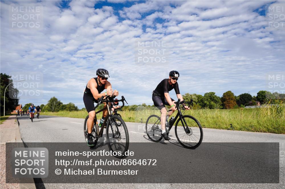 31.08.2025 - Elbe Triathlon Hamburg Michael Burmester http://msf.ph/oto/8664672 31.08.2025 09:56:05 Radfahren 255, 445, 499, 522, 523, 536, 590, 601, 692, 829, 830, 853 meine-sportfotos.de