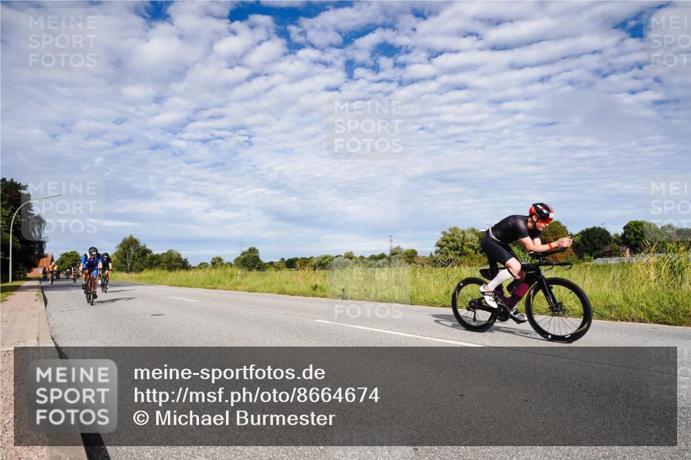 31.08.2025 - Elbe Triathlon Hamburg Michael Burmester http://msf.ph/oto/8664674 31.08.2025 09:56:06 Radfahren 255, 445, 499, 500, 522, 523, 536, 590, 601, 692, 775, 830, 840, 853 meine-sportfotos.de
