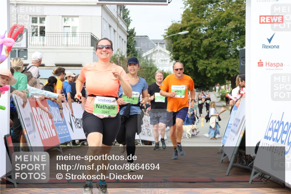 31.08.2025 - 21. Blankeneser Heldenlauf Strokosch-Dieckow http://msf.ph/oto/8664694 31.08.2025 11:19:17 Ziel 3464, 3341, 3475, 3347, 3223 meine-sportfotos.de