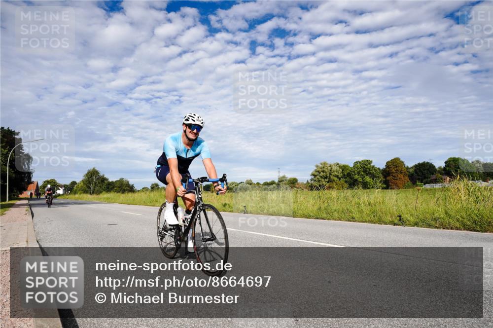 31.08.2025 - Elbe Triathlon Hamburg Michael Burmester http://msf.ph/oto/8664697 31.08.2025 09:56:23 Radfahren 550, 774 meine-sportfotos.de