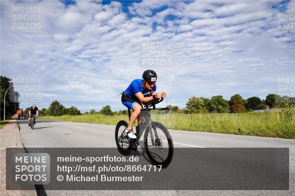 31.08.2025 - Elbe Triathlon Hamburg Michael Burmester http://msf.ph/oto/8664717 31.08.2025 09:56:48 Radfahren 417, 477, 602, 680, 711, 715 meine-sportfotos.de
