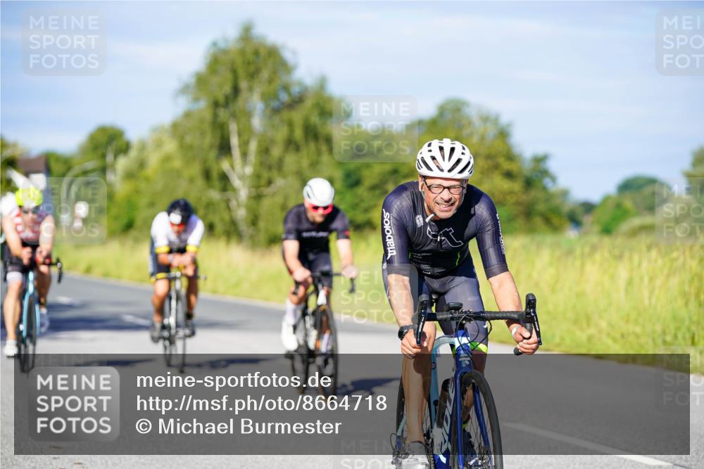 31.08.2025 - Elbe Triathlon Hamburg Michael Burmester http://msf.ph/oto/8664718 31.08.2025 09:25:49 Radfahren 334, 348, 366, 424, 453, 507, 550, 625 meine-sportfotos.de