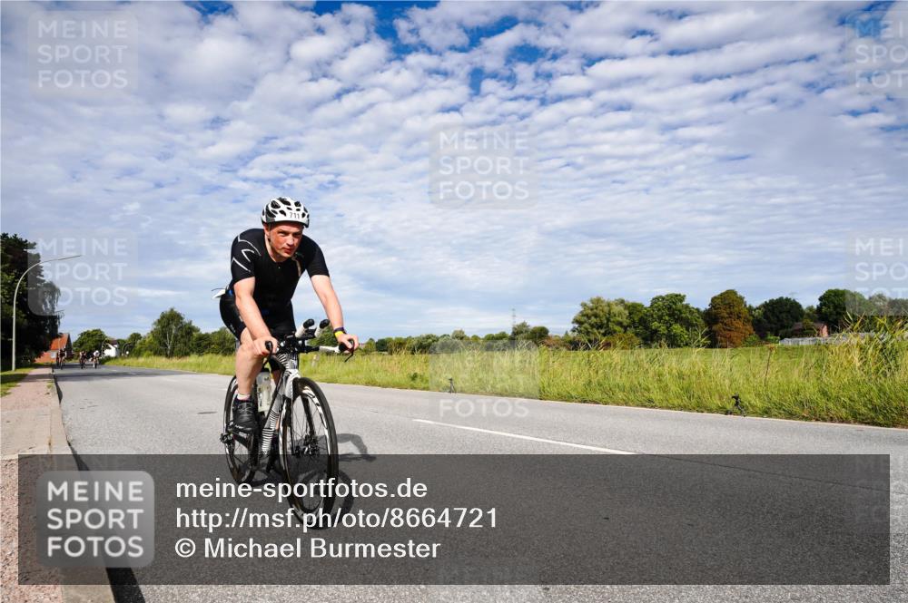 31.08.2025 - Elbe Triathlon Hamburg Michael Burmester http://msf.ph/oto/8664721 31.08.2025 09:56:49 Radfahren 417, 477, 602, 680, 711 meine-sportfotos.de