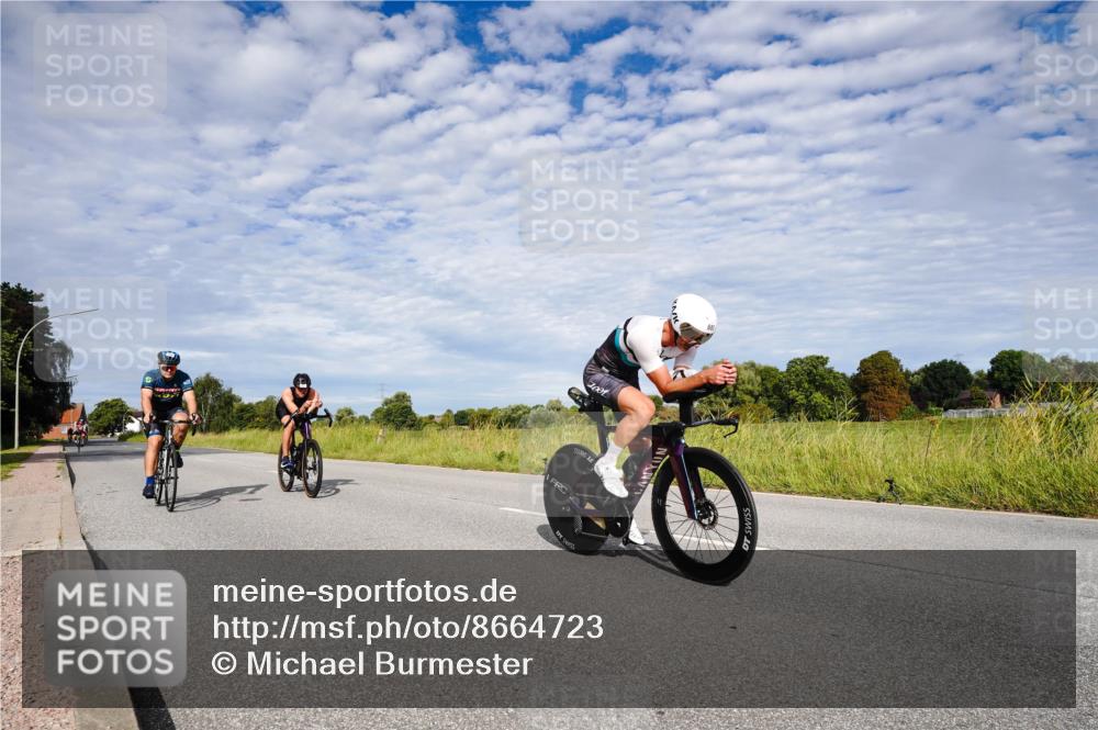 31.08.2025 - Elbe Triathlon Hamburg Michael Burmester http://msf.ph/oto/8664723 31.08.2025 09:56:54 Radfahren 417, 477, 546, 680, 758 meine-sportfotos.de