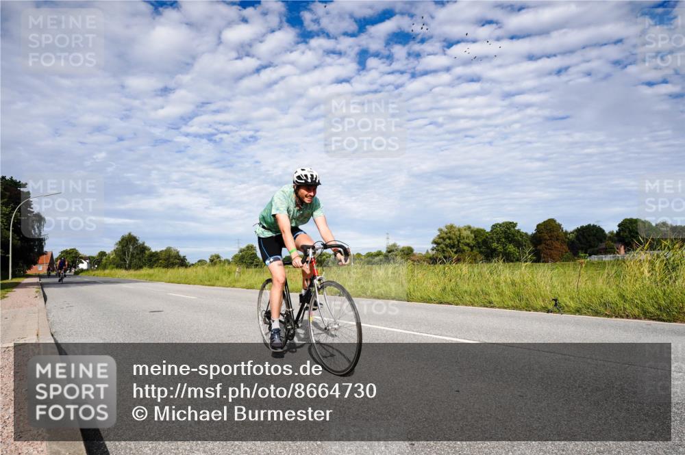 31.08.2025 - Elbe Triathlon Hamburg Michael Burmester http://msf.ph/oto/8664730 31.08.2025 09:57:01 Radfahren 288, 432, 546, 608, 758 meine-sportfotos.de