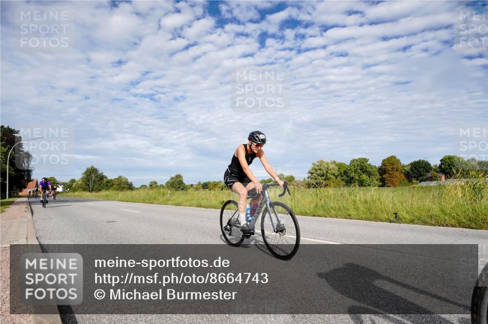 31.08.2025 - Elbe Triathlon Hamburg Michael Burmester http://msf.ph/oto/8664743 31.08.2025 09:57:22 Radfahren 490, 648, 665, 722, 851, 887 meine-sportfotos.de