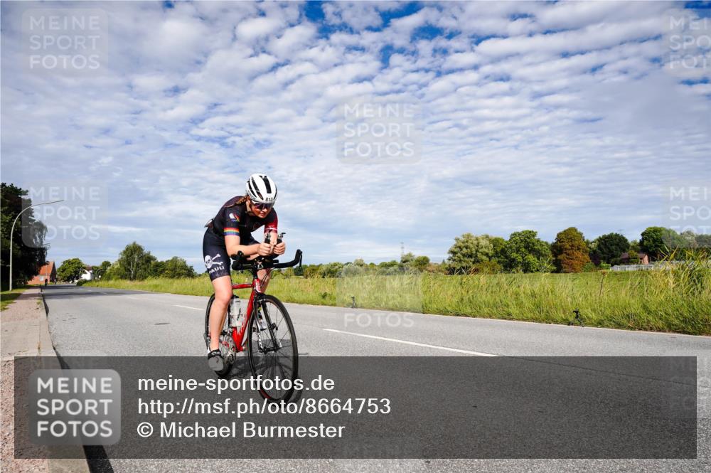 31.08.2025 - Elbe Triathlon Hamburg Michael Burmester http://msf.ph/oto/8664753 31.08.2025 09:57:31 Radfahren 722, 813 meine-sportfotos.de