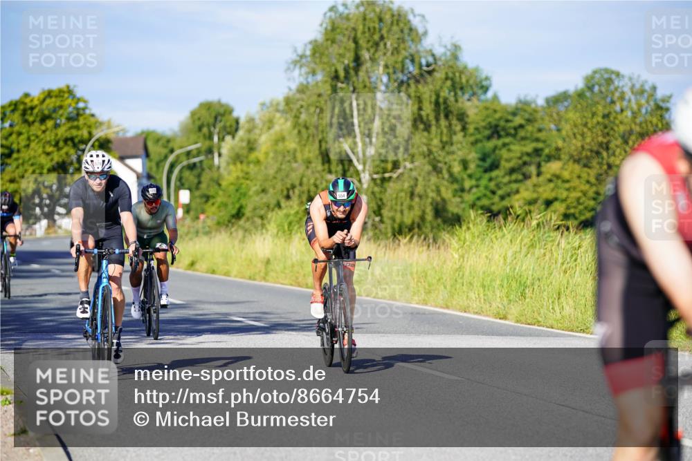 31.08.2025 - Elbe Triathlon Hamburg Michael Burmester http://msf.ph/oto/8664754 31.08.2025 09:25:56 Radfahren 301, 334, 523, 525, 551, 554, 579 meine-sportfotos.de