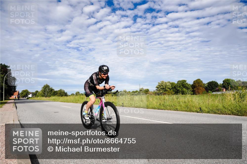 31.08.2025 - Elbe Triathlon Hamburg Michael Burmester http://msf.ph/oto/8664755 31.08.2025 09:57:41 Radfahren 302, 821, 884 meine-sportfotos.de