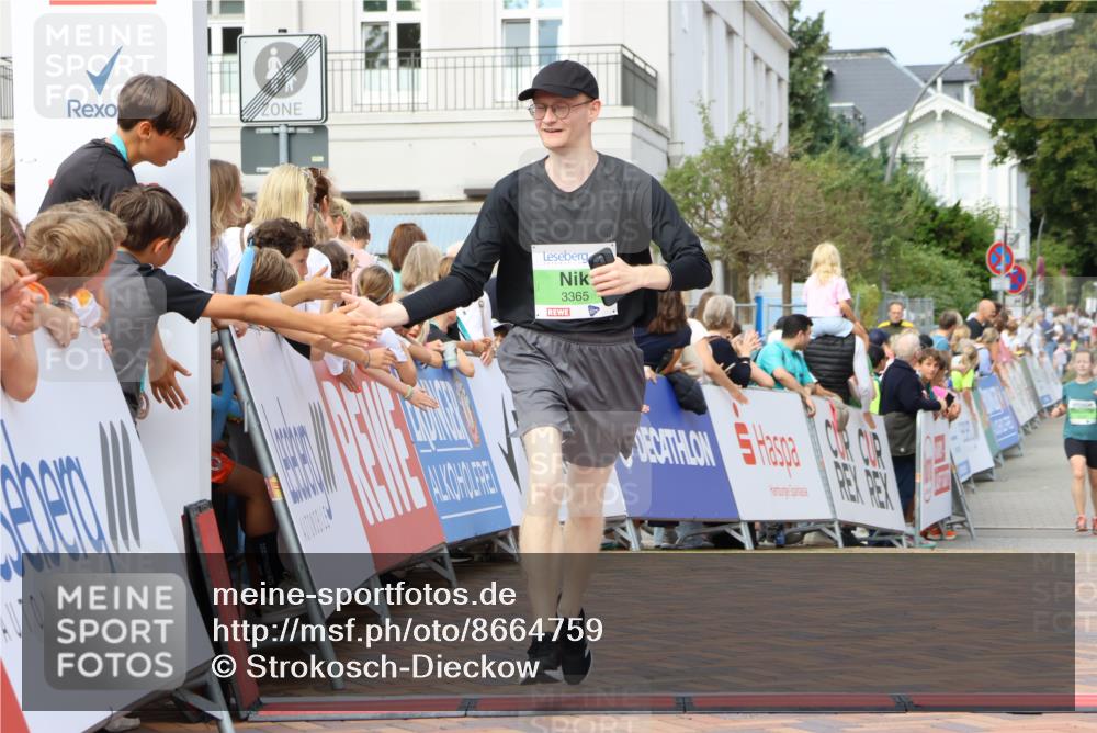 31.08.2025 - 21. Blankeneser Heldenlauf Strokosch-Dieckow http://msf.ph/oto/8664759 31.08.2025 11:00:27 Ziel 3365, 3713 meine-sportfotos.de