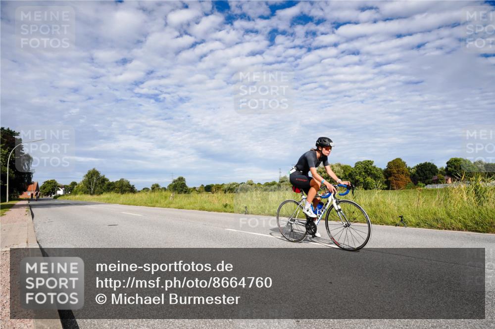 31.08.2025 - Elbe Triathlon Hamburg Michael Burmester http://msf.ph/oto/8664760 31.08.2025 09:57:48 Radfahren 302, 679, 821 meine-sportfotos.de