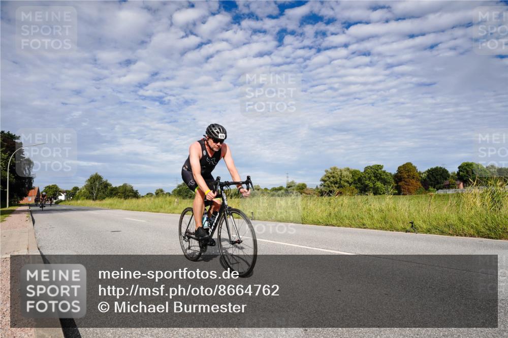 31.08.2025 - Elbe Triathlon Hamburg Michael Burmester http://msf.ph/oto/8664762 31.08.2025 09:57:54 Radfahren 414, 486, 646, 679, 916 meine-sportfotos.de