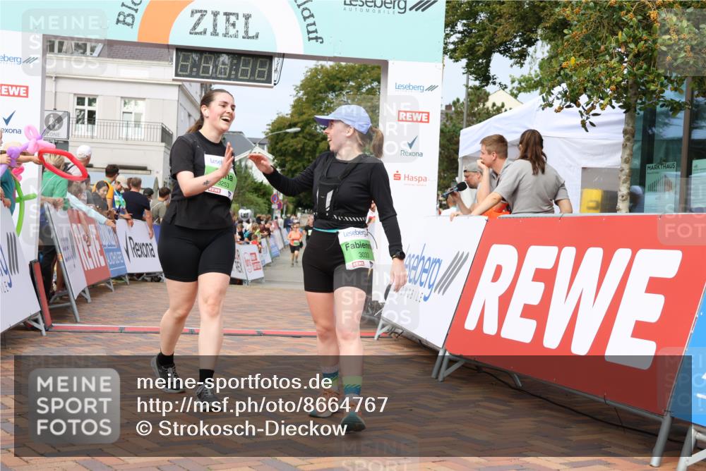 31.08.2025 - 21. Blankeneser Heldenlauf Strokosch-Dieckow http://msf.ph/oto/8664767 31.08.2025 11:19:07 Ziel 3253, 3033, 3094 meine-sportfotos.de